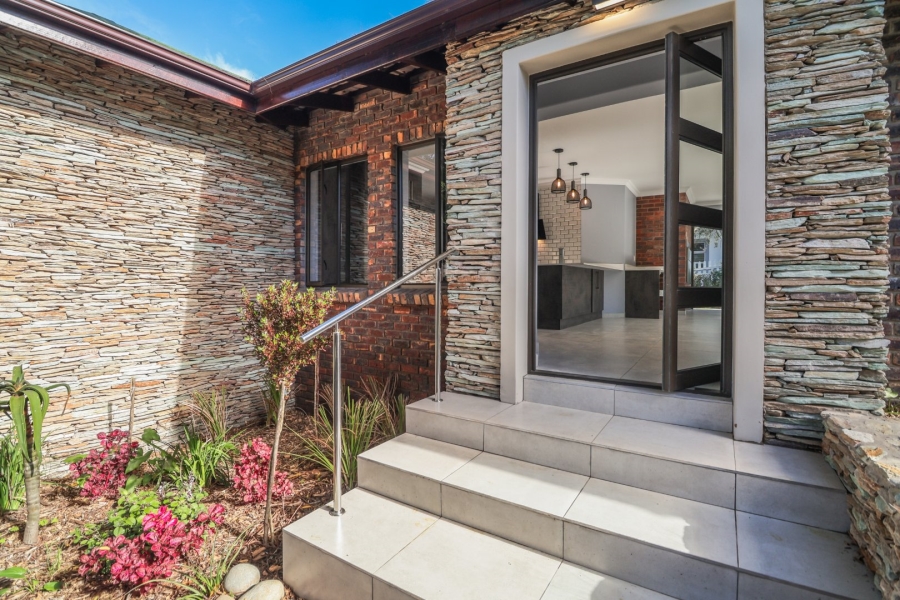 3 Bedroom Property for Sale in Groenvallei Western Cape